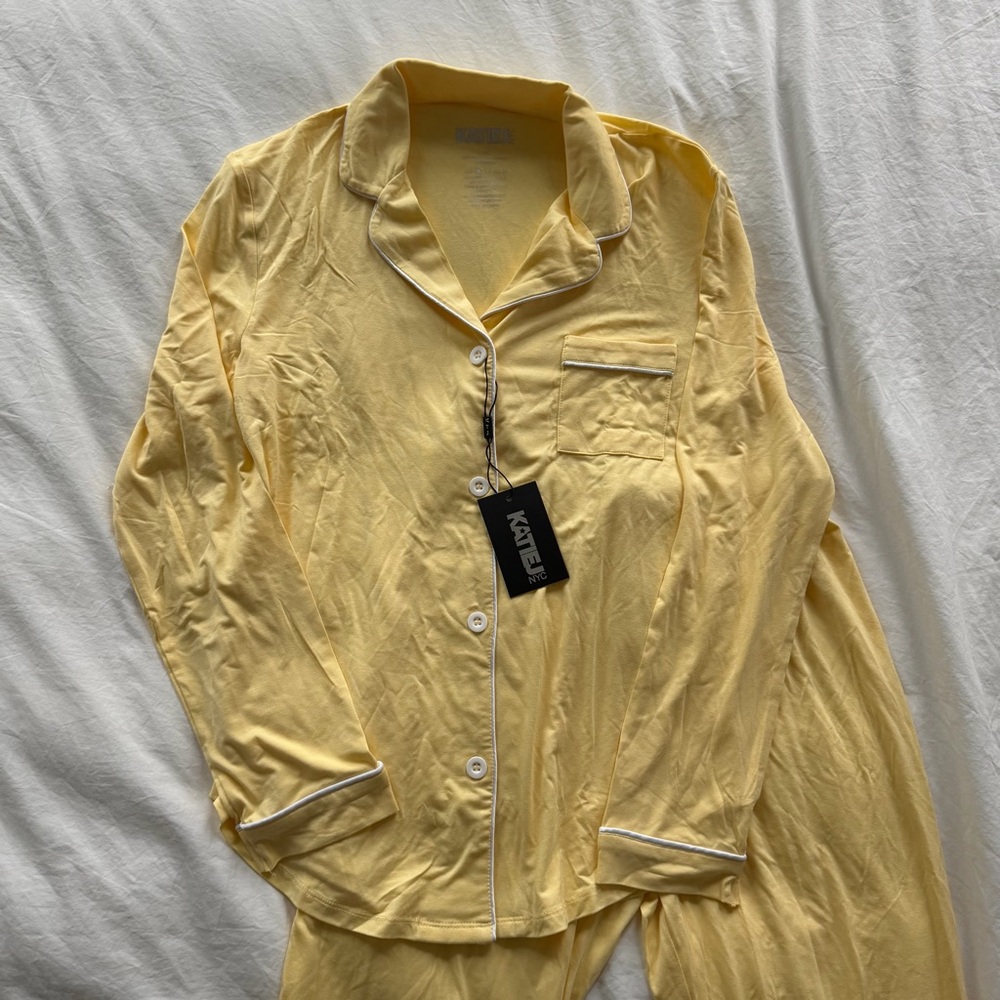 NWT KATIE J NYC JUNIOR MAIA SOLID LOUNGE SET in butter yellow size XS - Picture 3 of 7